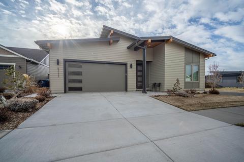 63177 Iner Loop, Bend, OR 97701 photo 2