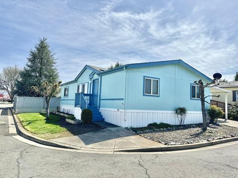 2552 Thorn Oak Dr #SPC 15, Medford, OR 97501