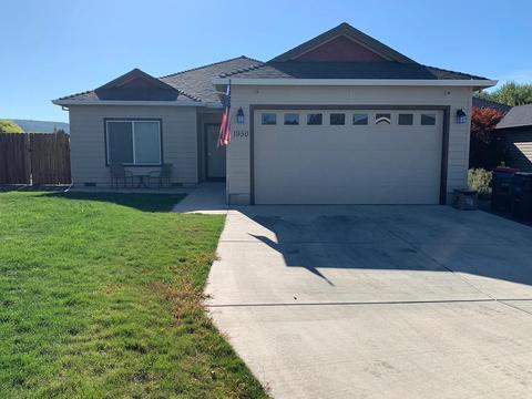 1950 Layla Dr, Medford, OR 97501