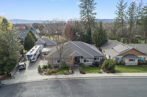 40 Pineridge Ln, Eagle Point, OR 97524 photo 1