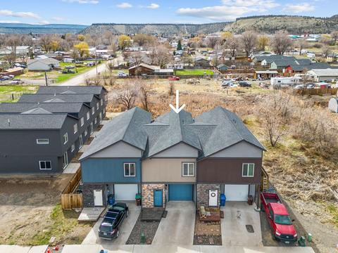 1055 NW Amos Ct, Prineville, OR 97754