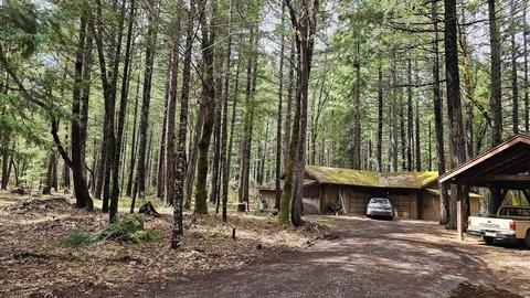 262 Taurus Ln, Cave Junction, OR 97523 photo 3