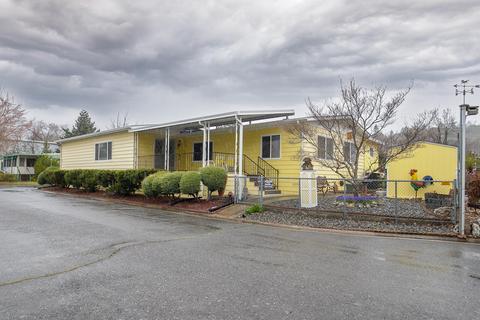 515 E Main St #21, Rogue River, OR 97537