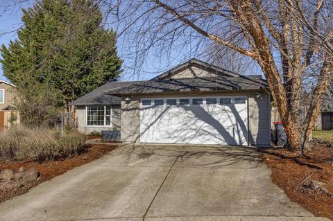 105 C Ct, Phoenix, OR 97535