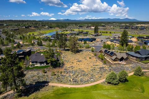 61562 Searcy Ct, Bend, OR 97702