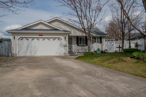 3451 Antelope Ct, White City, OR 97503
