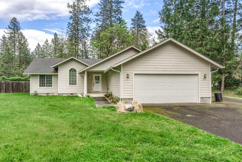 213 Verna Ln, Grants Pass, OR 97527