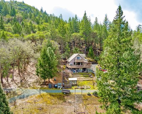576 Triller Ln, Grants Pass, OR 97527