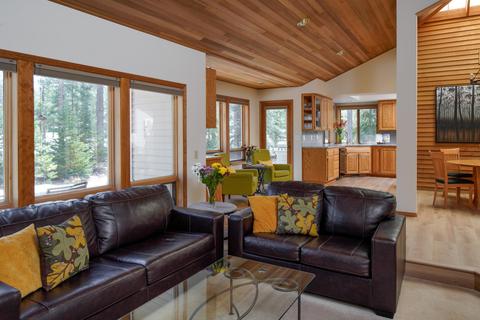 57720 Filbert Ln #1, Sunriver, OR 97707