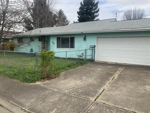 743 Sandra Ln, Central Point, OR 97502