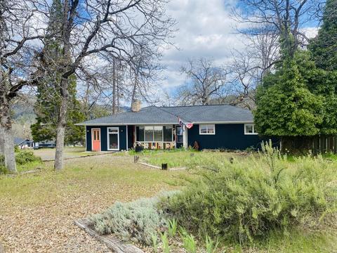 6784 Rogue River Dr, Shady Cove, OR 97539