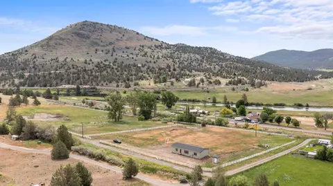 13081 Highway 140, Klamath Falls, OR 97603