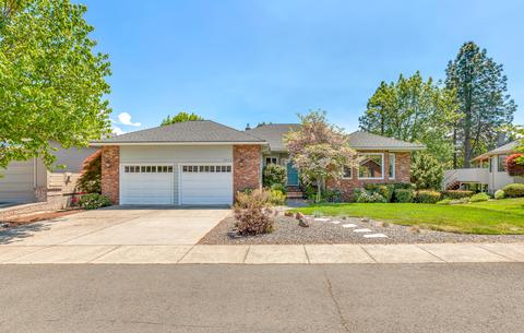 3214 Chandler Egan Dr, Medford, OR 97504
