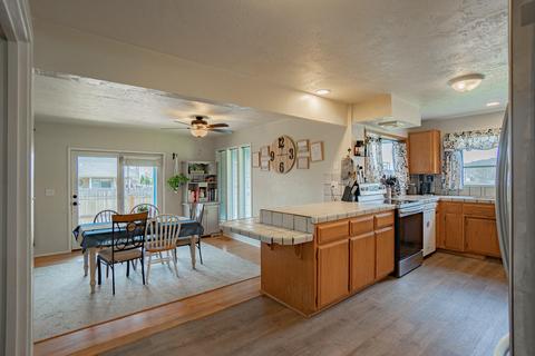 620 Barton Rd, Eagle Point, OR 97524 photo 5