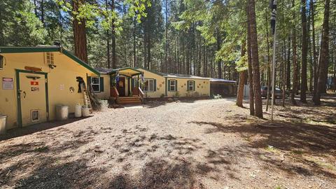 255 Hayes Cut Off Rd, Cave Junction, OR 97523