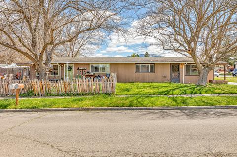 1025-1027 Morrison Ave, Medford, OR 97504