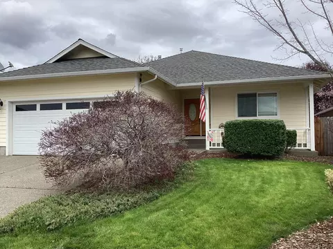 527 SW Wagner Meadows Dr, Grants Pass, OR 97526