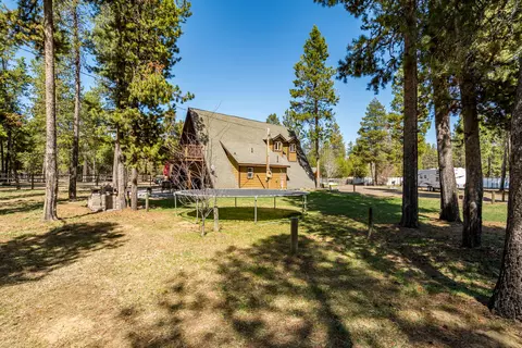 17286 Lodgepole Ln, Bend, OR 97707