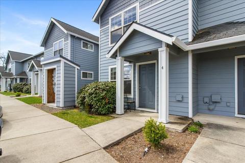 450 Midway Rd #4, Medford, OR 97501
