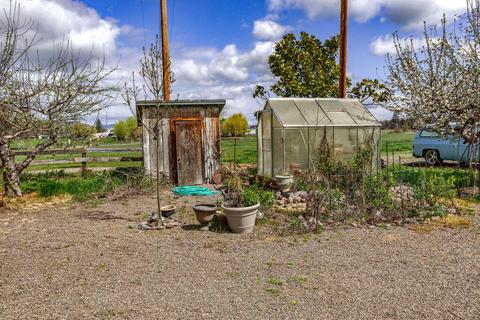 302 E Gregory Rd, Central Point, OR 97502 photo 8
