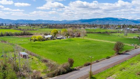 302 E Gregory Rd, Central Point, OR 97502 photo 72