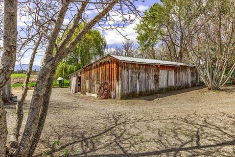 302 E Gregory Rd, Central Point, OR 97502 photo 17