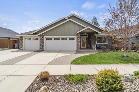 2065 SW Mercury Ln, Grants Pass, OR 97526