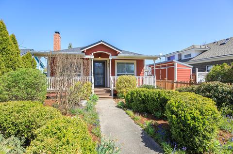 816 W 4th St, Medford, OR 97501