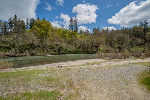 1202 Green Tree Loop, Grants Pass, OR 97527 photo 3