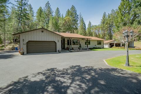 170 Loy Birch Dr, Grants Pass, OR 97527