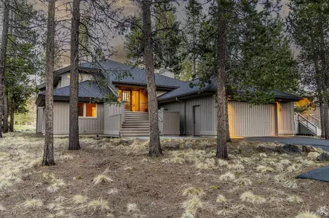 17762 Malheur Ln, Sunriver, OR 97707 photo 3