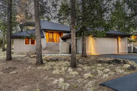 17762 Malheur Ln, Sunriver, OR 97707 photo 2