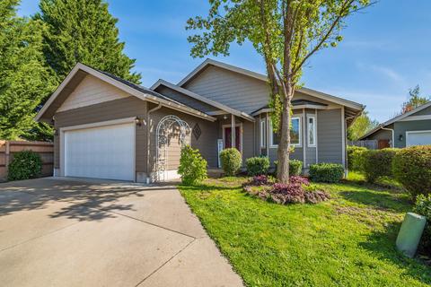2223 SW Gayle Way, Grants Pass, OR 97527