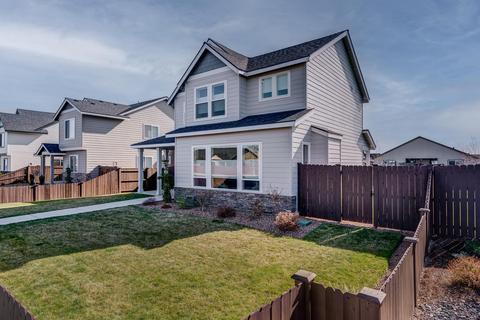 776 NW 27th St, Redmond, OR 97756