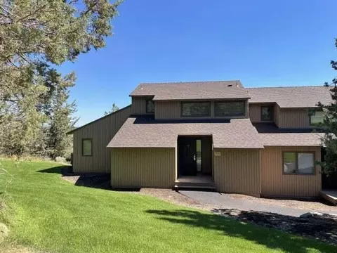 1844 Redtail Hawk Dr #RV55B, Redmond, OR 97756