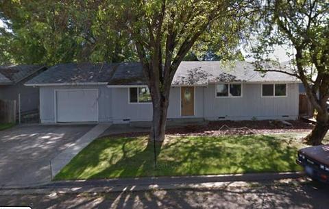 29 Bosc Way, Eagle Point, OR 97524