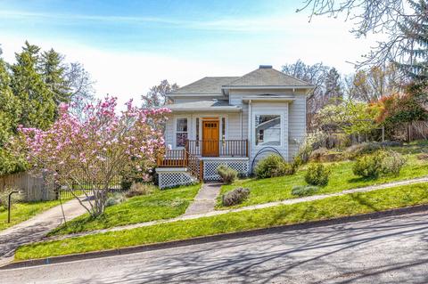 122 S Laurel St, Ashland, OR 97520