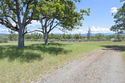 13084 Perry Rd, Central Point, OR 97502 photo 13