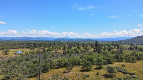 13084 Perry Rd, Central Point, OR 97502 photo 14
