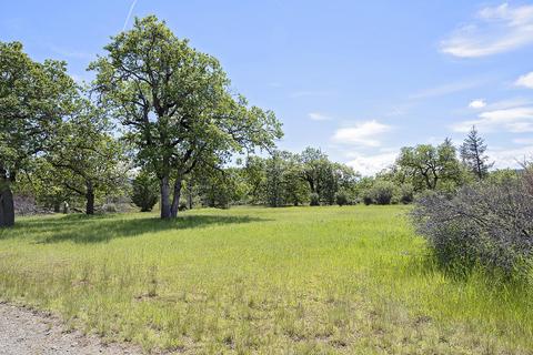 13084 Perry Rd, Central Point, OR 97502 photo 5