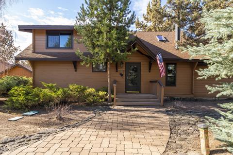 21683 Paloma Dr, Bend, OR 97701