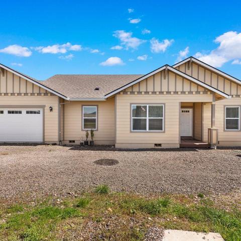 521 Eagle Mill Rd, Ashland, OR 97520
