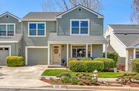 135 Brooks Ln, Ashland, OR 97520