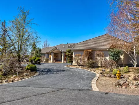 2652 Fairway Dr, Klamath Falls, OR 97601