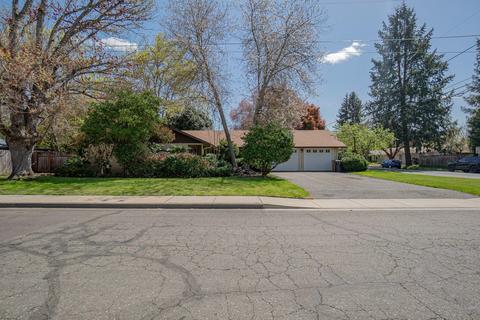 1103 SW Spruce St #A & B, Grants Pass, OR 97526