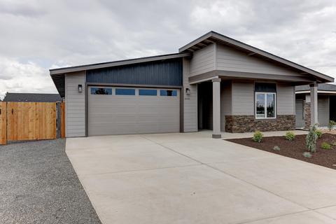 4846 SW Yew Pl #LOT 8, Redmond, OR 97756