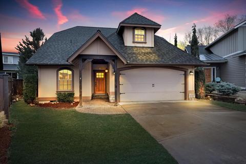 2324 NE Halston Ct, Bend, OR 97701