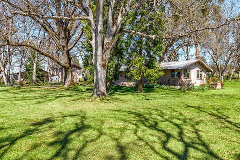 599 Ball Rd, Eagle Point, OR 97524