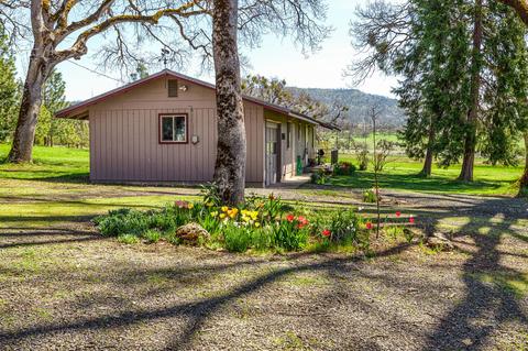 599 Ball Rd, Eagle Point, OR 97524 photo 20