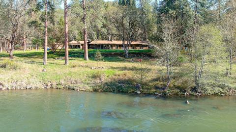 1777 Upper River Rd, Gold Hill, OR 97525